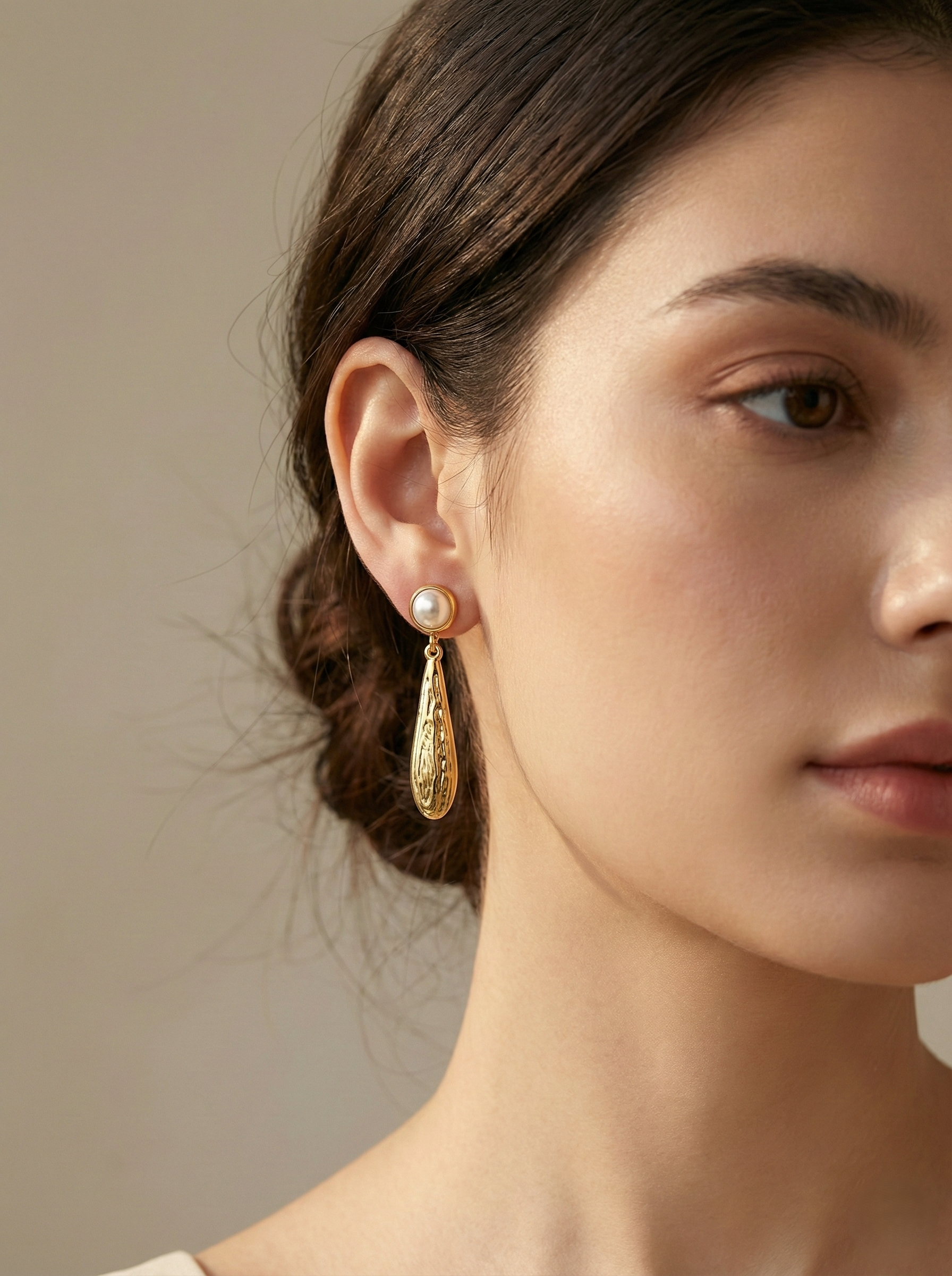 Golden Teardrop Pearl Elegance Earrings