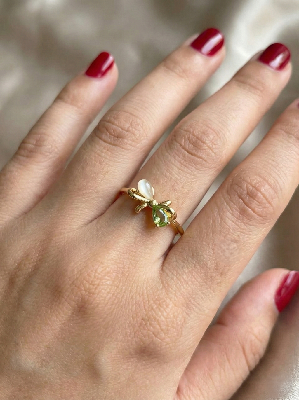 Emerald Bow Pearl Ring