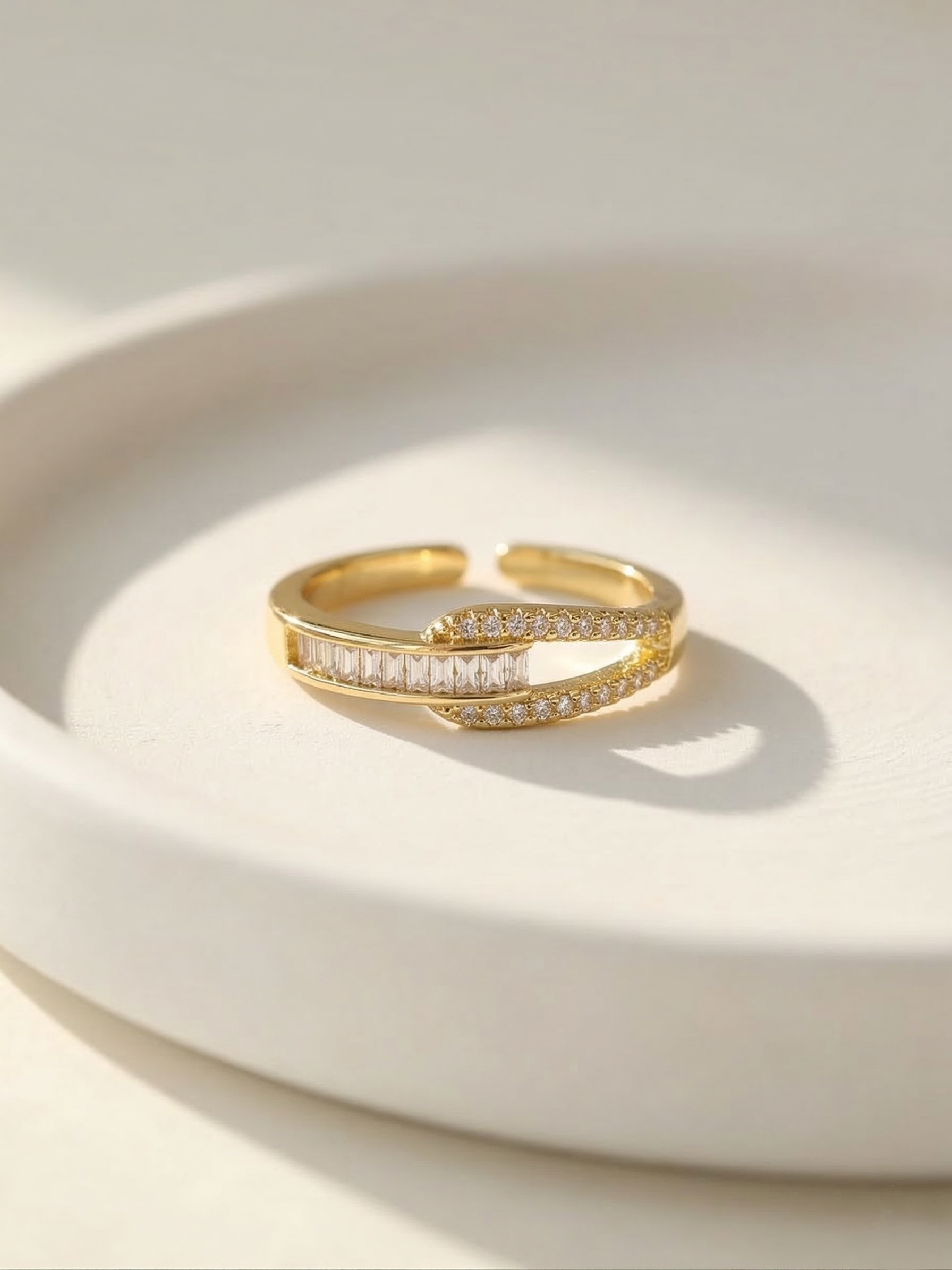 Luxe Twist Baguette Ring