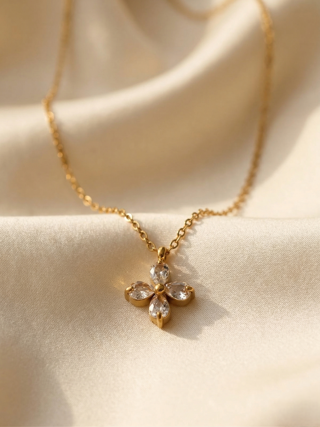 Dainty Flower Necklace
