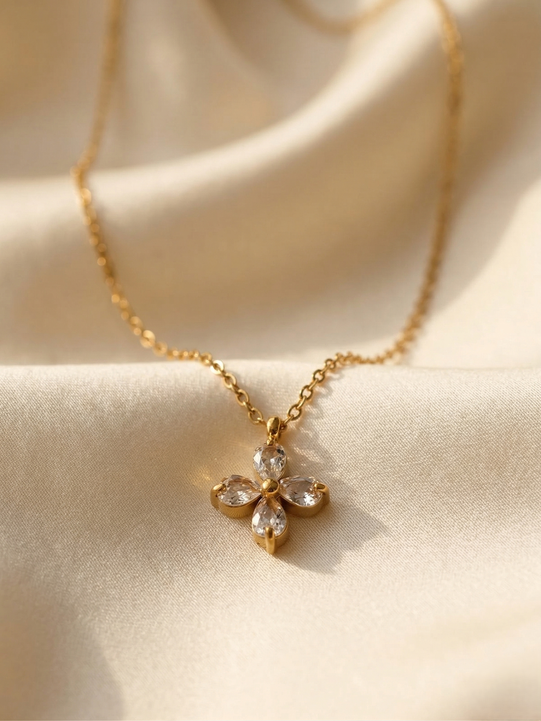 Dainty Flower Necklace