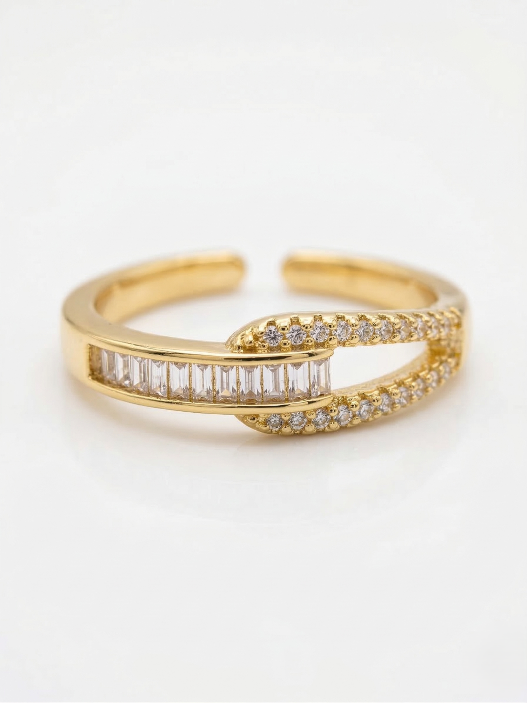 Luxe Twist Baguette Ring