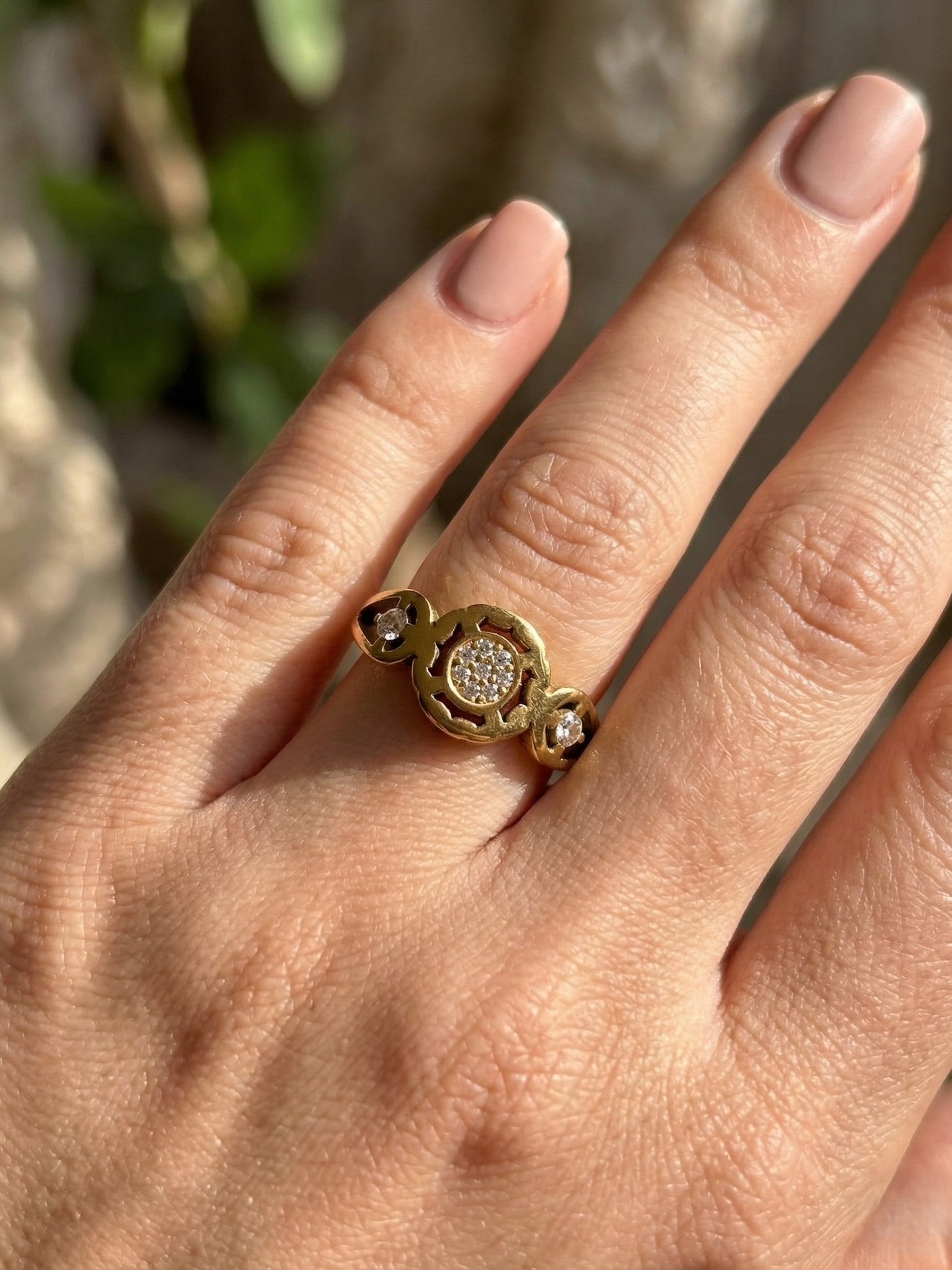 Flora Glow Crystal Ring