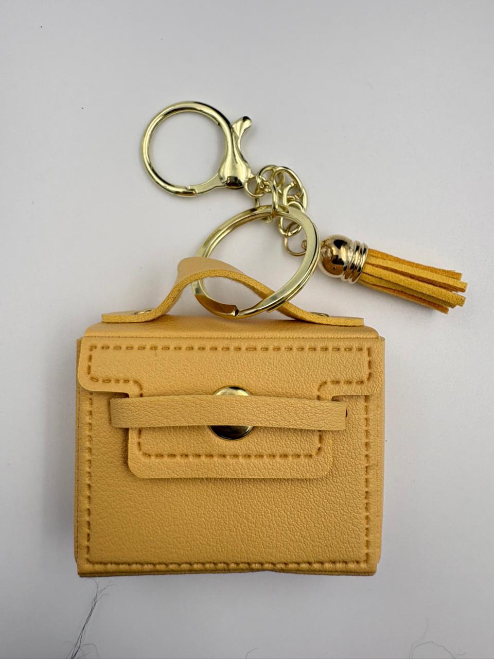 earphones & coin holder