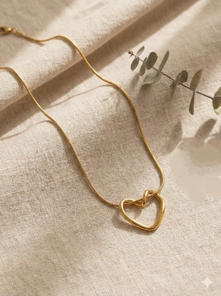 Minimal Love Heart Necklace